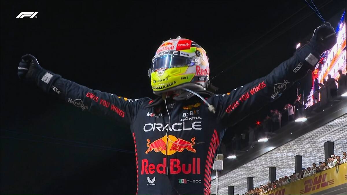 ¡Gigante! Checo Pérez aguantó a Max Verstappen y gana el Gran Premio de Arabia Saudita en Fórmula 1