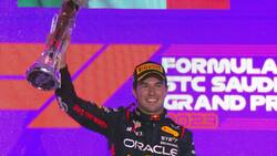 VIDEO | Checo Pérez y una emocionante entonación del himno mexicano tras ganar el Gran Premio de Arabia Saudita