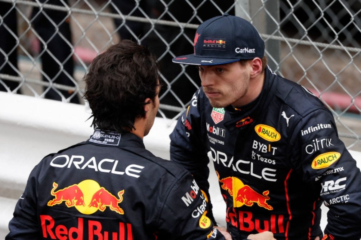 Checo Pérez tendría varios motivos para rebelarse a Max Verstappen.
