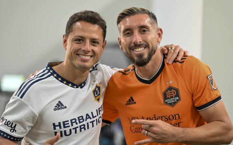Chicharito Hernández y Héctor Herrera están entre los 10 mejores pagados de la MLS. (MLS)