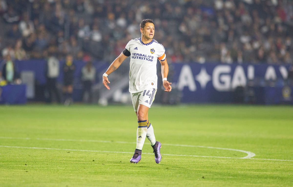 El mexicano Javier 'Chicharito' Hernández de LA Galaxy, en una fotografía de archivo. EFE/Armando Arorizo