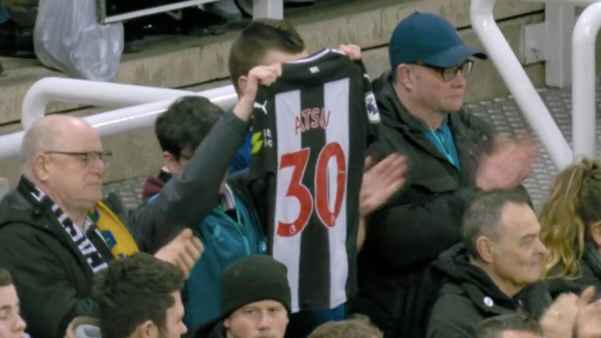 VIDEO | El conmovedor minuto de silencio en el Newcastle vs Liverpool en honor a Christian Atsu