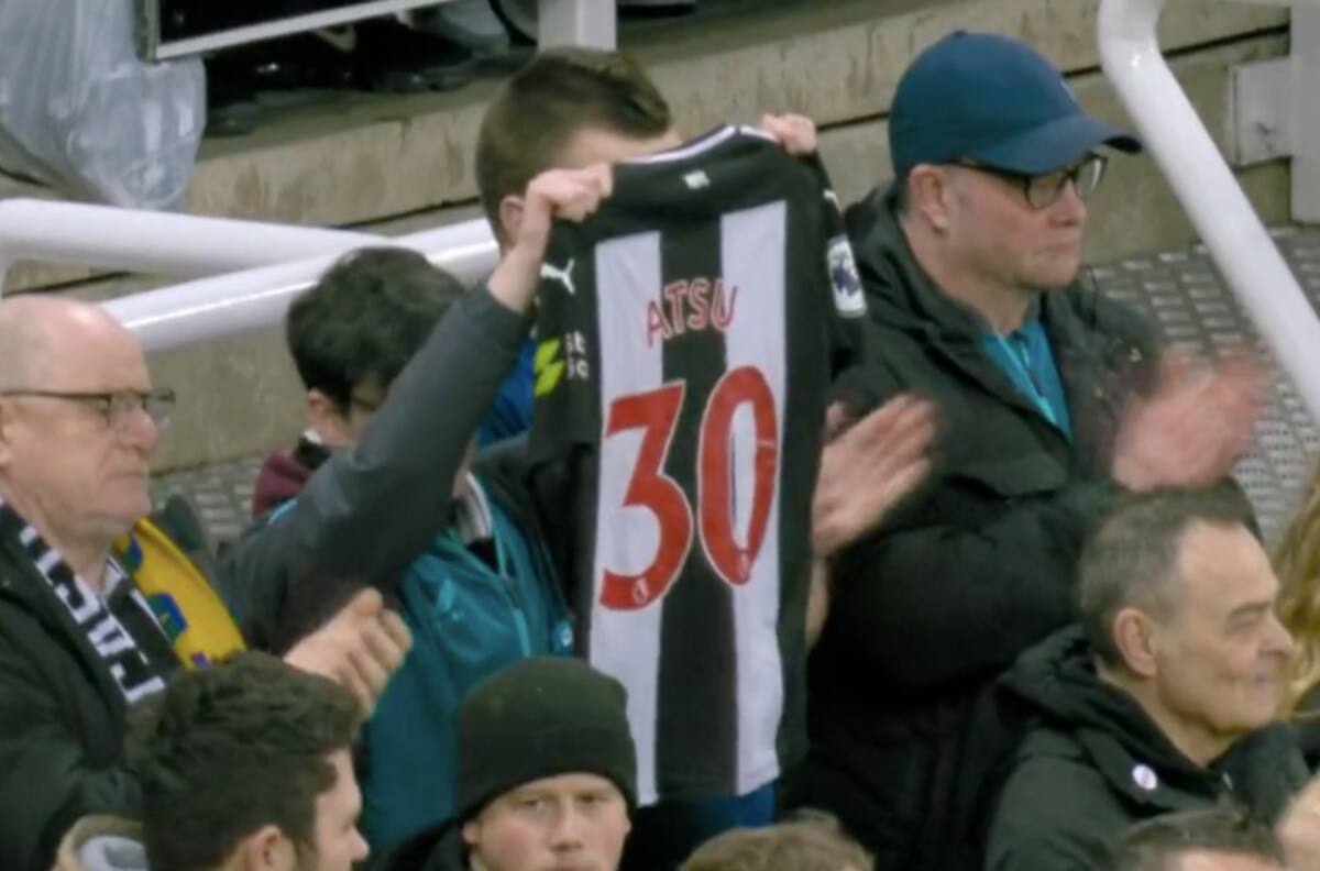 VIDEO | El conmovedor minuto de silencio en el Newcastle vs Liverpool en honor a Christian Atsu