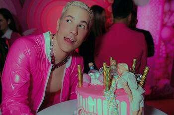 Christian Chávez celebra su cumpleaños al estilo Barbie