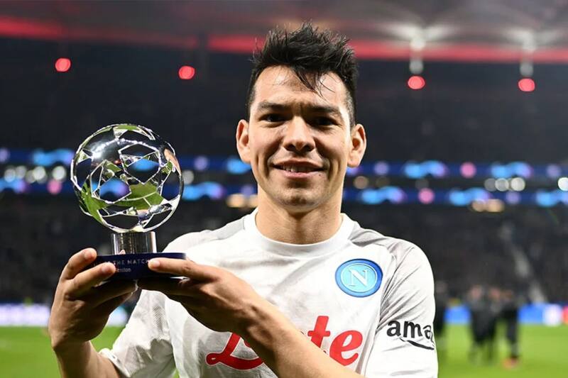 El contrato del atacante mexicano culmina en verano de 2024.