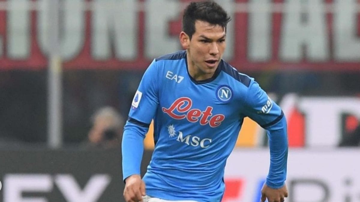 Presidente del Napoli rompe el silencio sobre el futuro del Chucky Lozano