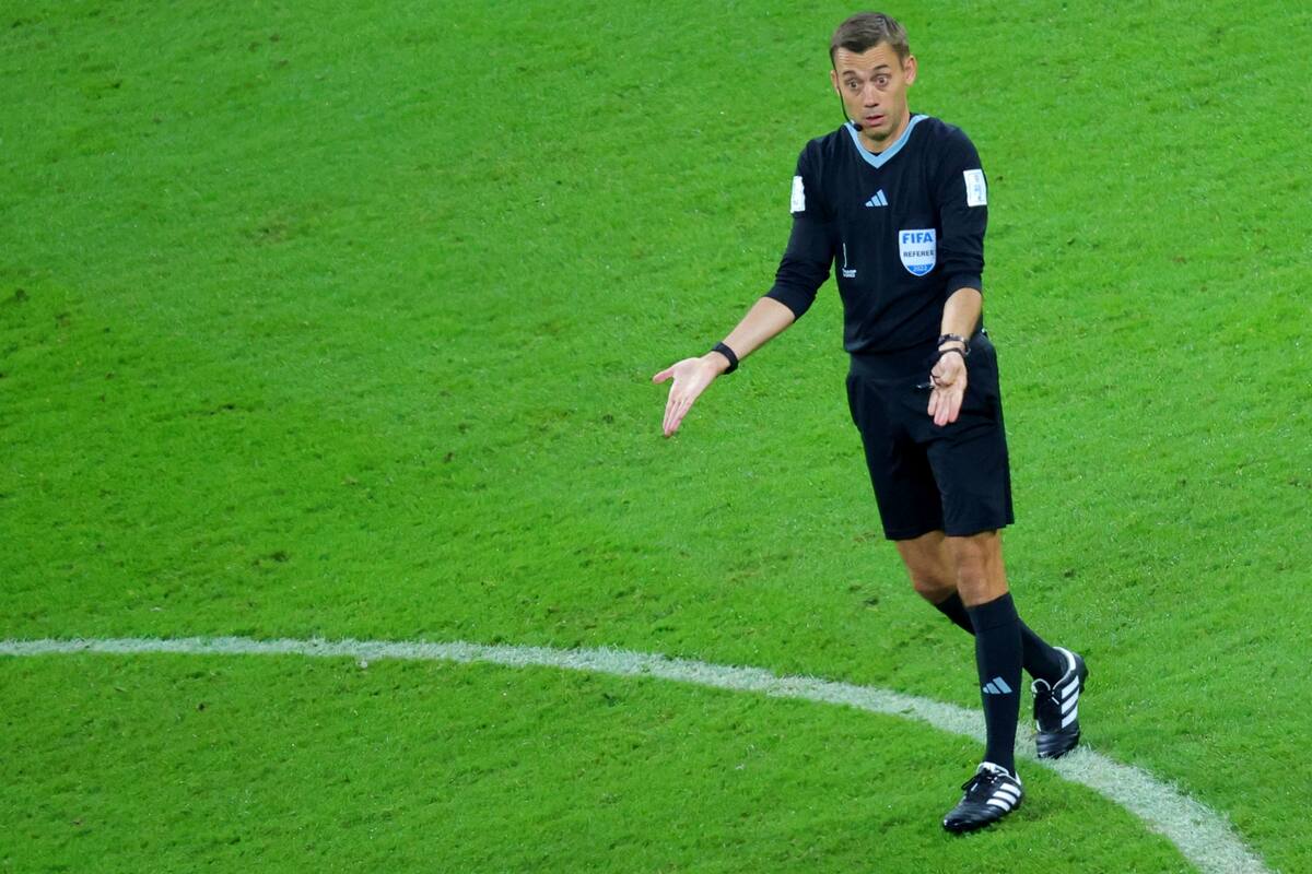 Clement Turpin es un árbitro muy resistido en Francia, pero con gran experiencia a nivel internacional