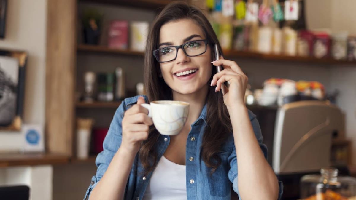 Ten una visión clara aún cuando tomes bebidas calientes (Foto: Freepik).