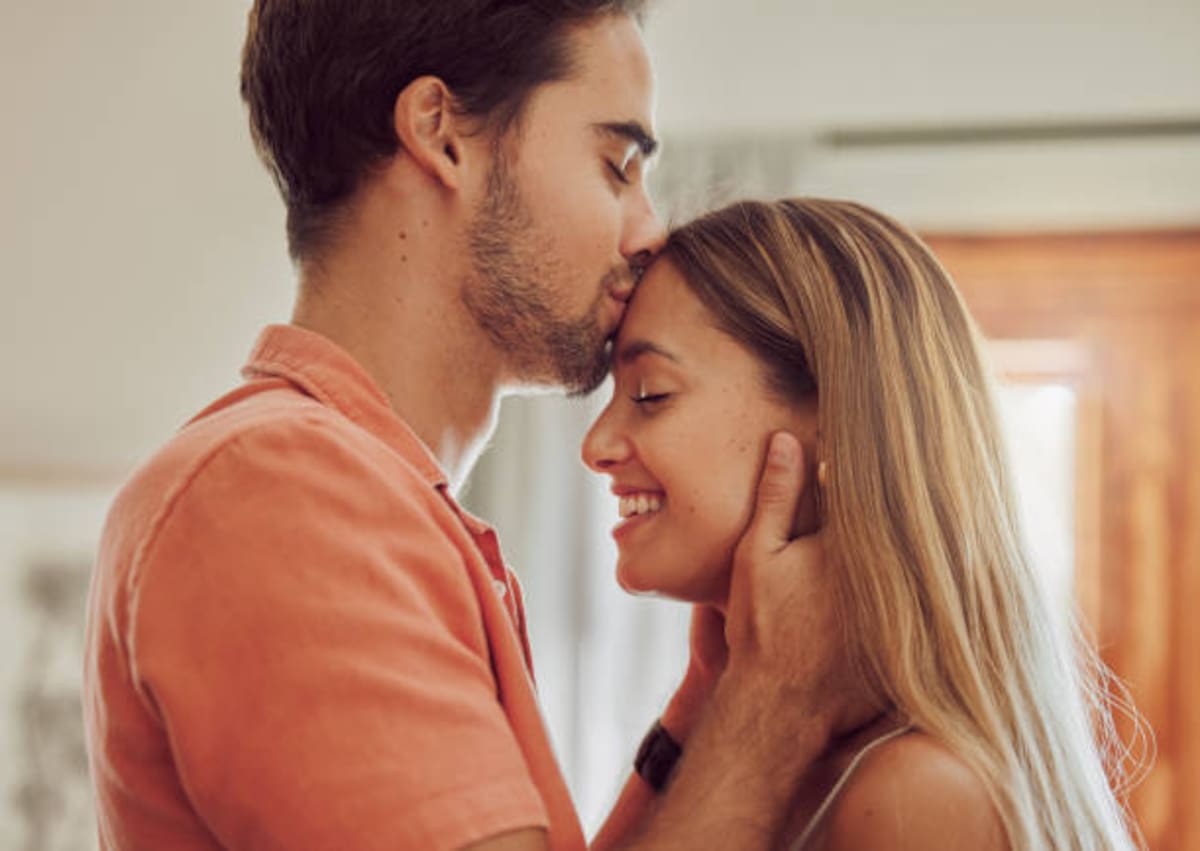Conoce cómo hacer el beso de bruja viral en TikTok