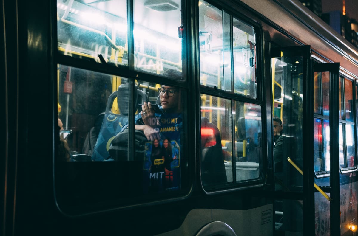 ¿Te mareas andando en auto o bus? Estos consejos te ayudarán a tener un viaje mucho más placentero