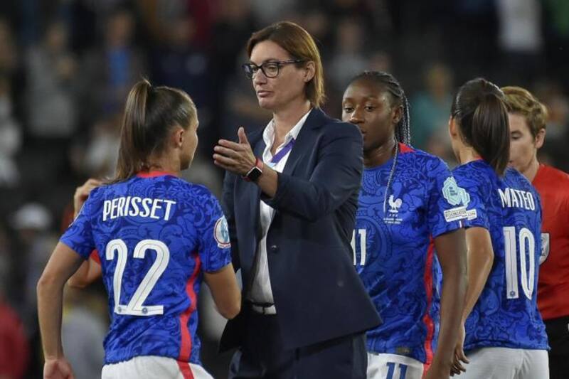 La entrenadora Corinne Diacre debutó al mando de la Selección de Francia en un amistoso ante La Roja Femenina.