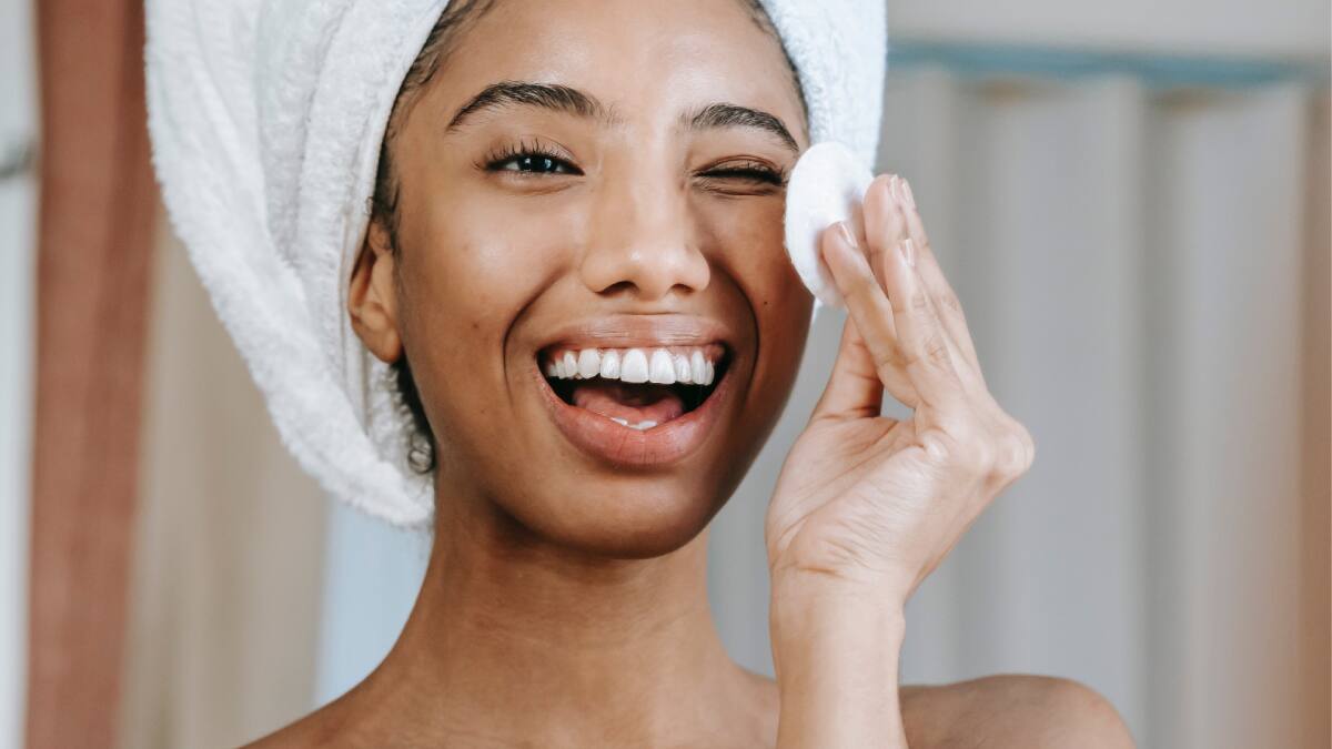 Los beneficios ocultos del agua mineral para el cuidado de tu rostro que recuperan su firmeza