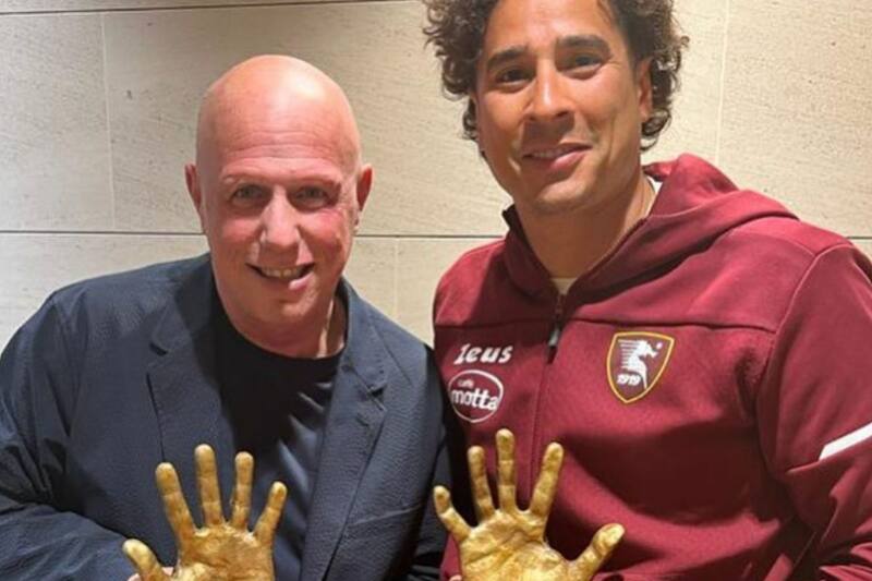 Guillermo Ochoa quedó inmortalizado gracias a Dante Mortet. (Instagram)