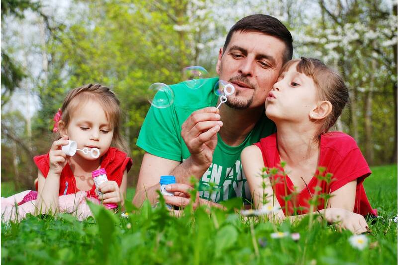 Infonavit ofrece diversos beneficios para complacer a los papás en su día.