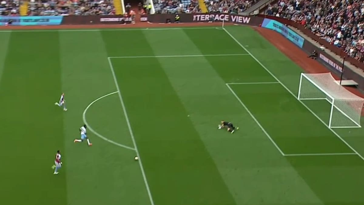 VIDEO | ¿El mejor del mundo? El increíble blooper de Dibu Martínez en la Premier League