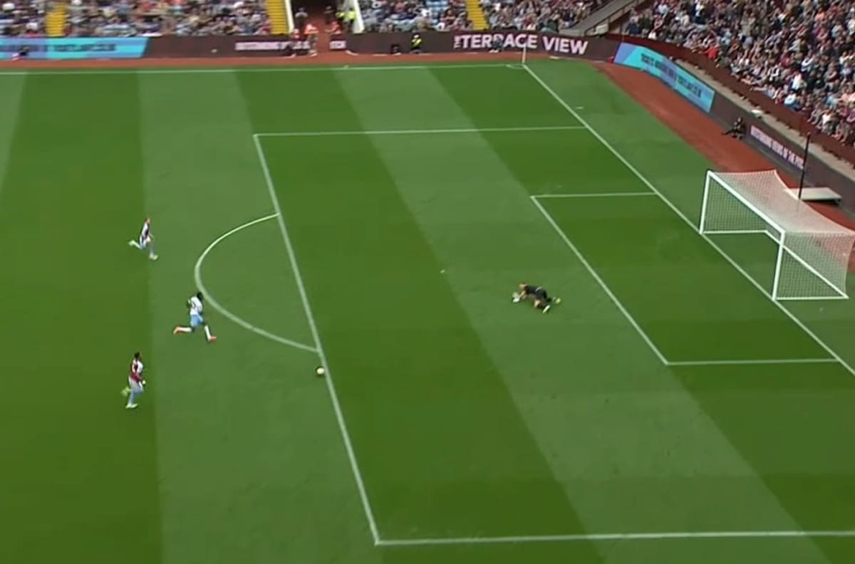 VIDEO | ¿El mejor del mundo? El increíble blooper de Dibu Martínez en la Premier League