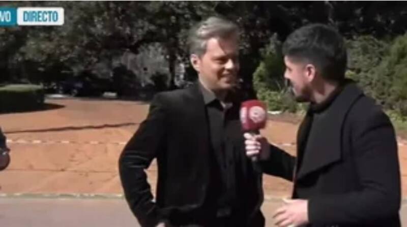 El imitador acude a votar