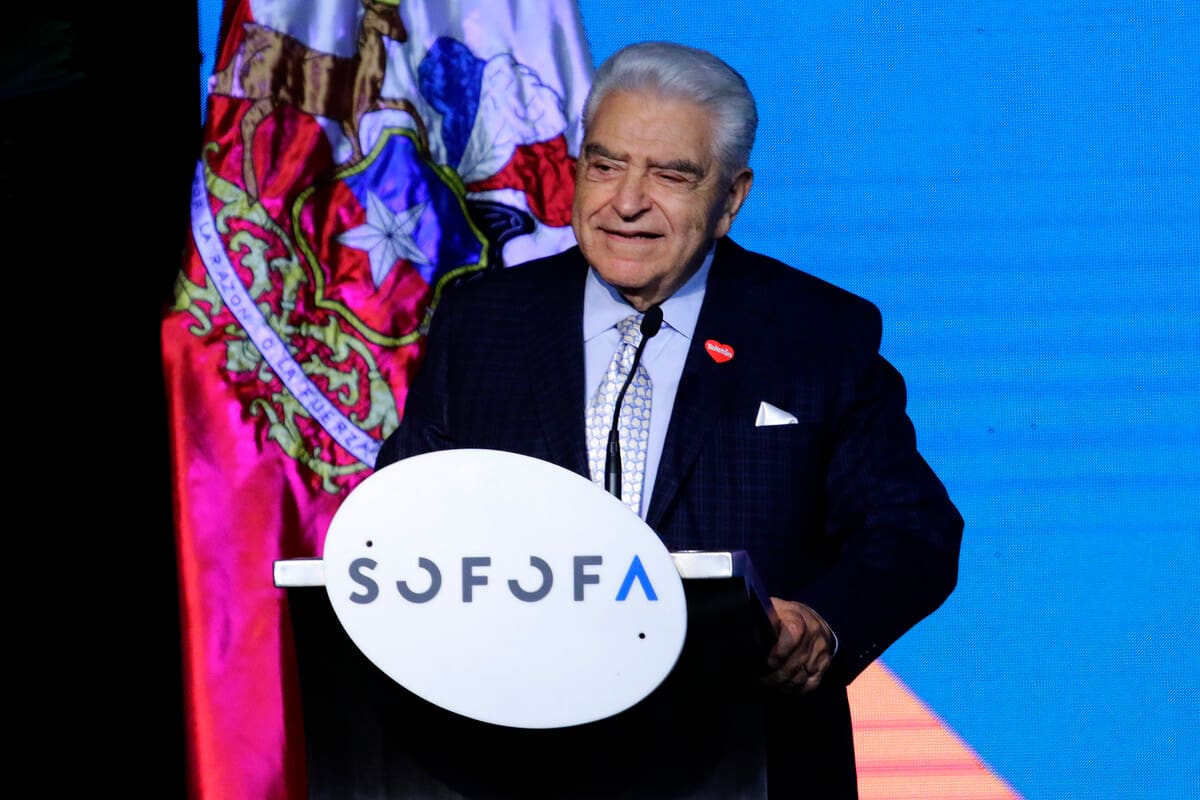 Don Francisco recibió un gran regalo. Crédito: Agencia Aton.