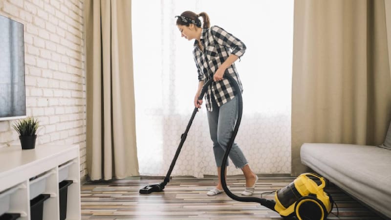 Es común olvidar limpiar estos aparatos electrónicos (Foto: Freepik).