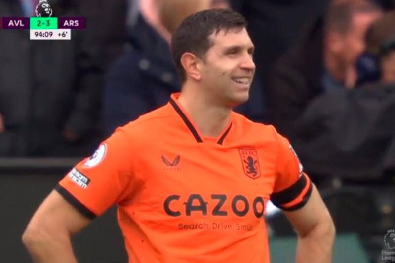 El arquero argentino vivió minutos de terror ante Arsenal en el final del partido.