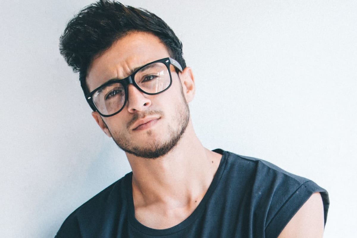 5 señales para saber si le gustas a un hombre