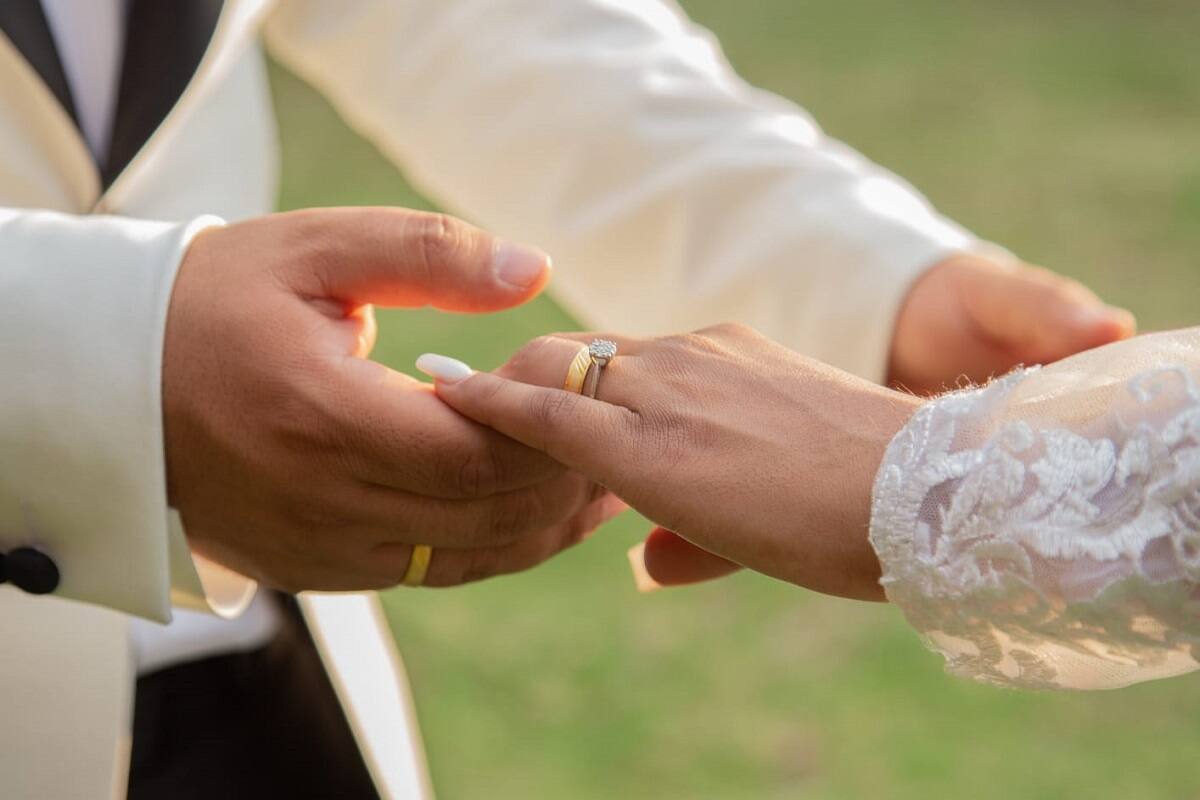 Maestra invita a todos sus alumnos de kinder a su boda y se vuelve viral | VIDEO