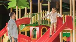 Hombre paga 12 mil pesos en Costco porque su hijo rompió una resbaladilla y se volvió viral | VIDEO