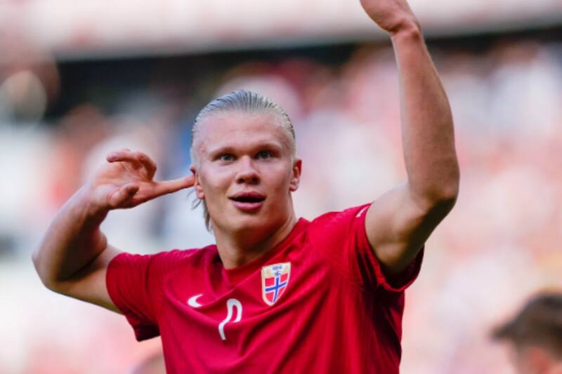 El delantero del Manchester City llegó a los 24 goles con la camiseta de Noruega