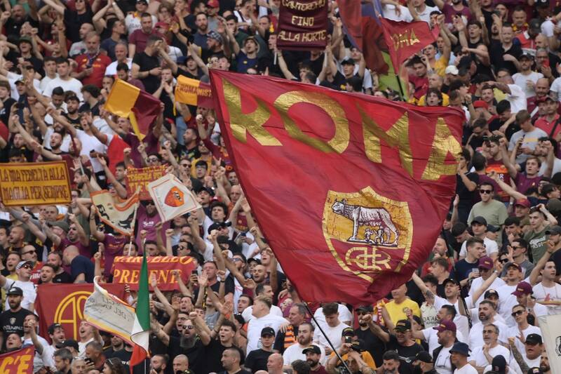 Hinchas de la Roma ingresaron sin tickets a la final ante el Sevilla