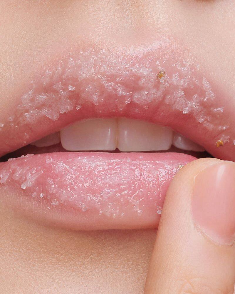 Exfolia tus labios para tener tu boca suave y limpia