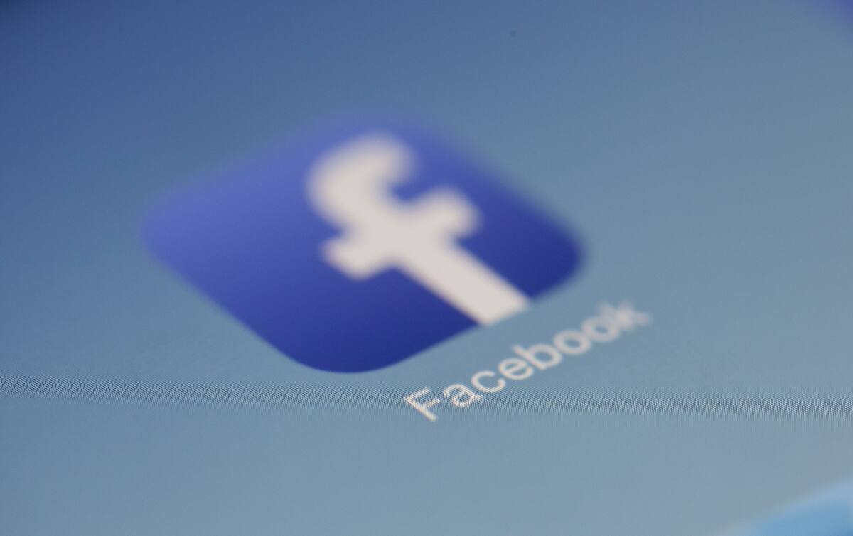Conoce qué hace facebook con los perfiles de usuarios que fallecieron
