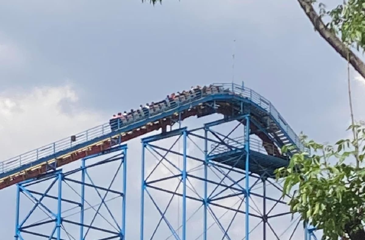 Pánico en Six Flags: Juego mecánico presenta fallas y deja a personas en las alturas por al menos media hora