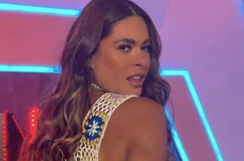 Galilea Montijo cautiva a sus fans con un vestido lleno de aberturas