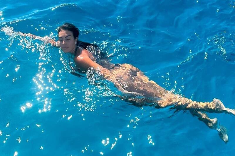 La influencer presume su espectacular figura durante sus vacaciones.