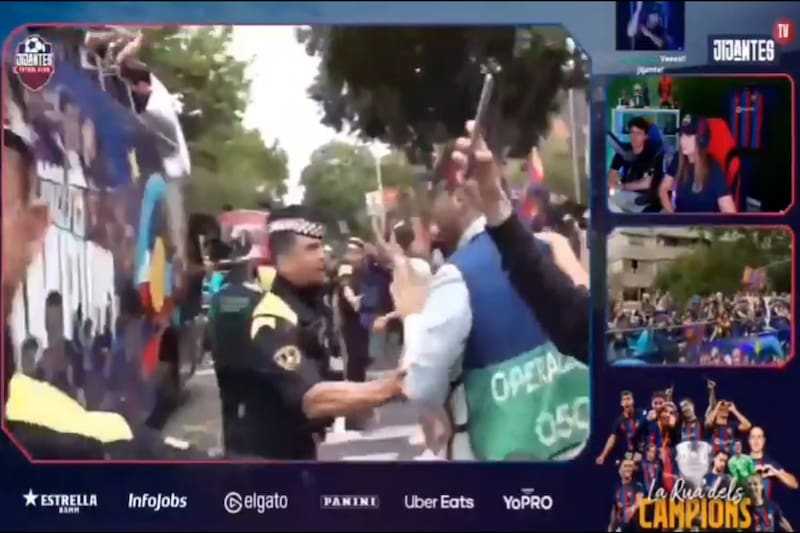 Gerardo Romero tuvo una acalorada discusión en vivo con policías en celebración de Barcelona.