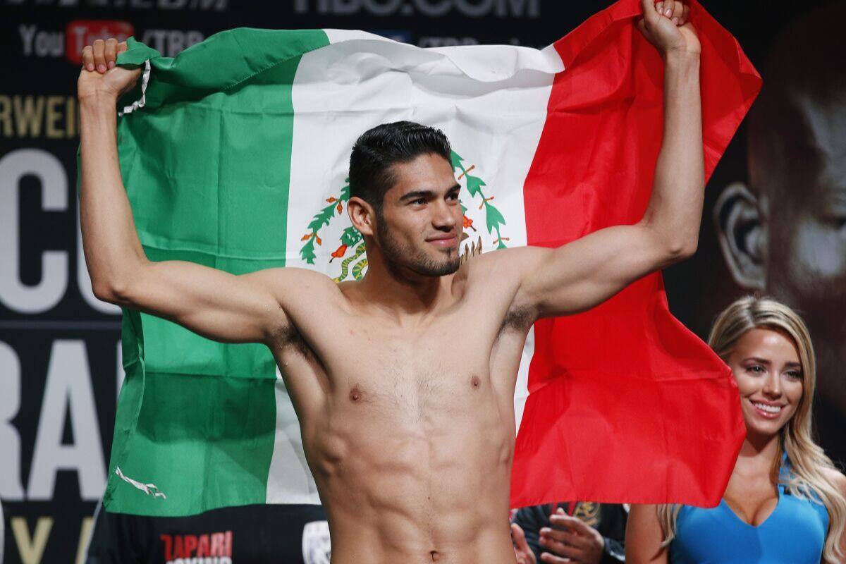 El 'Zurdo' Ramírez se encuentra preparando para su pelea ante Gabriel Rosado.
