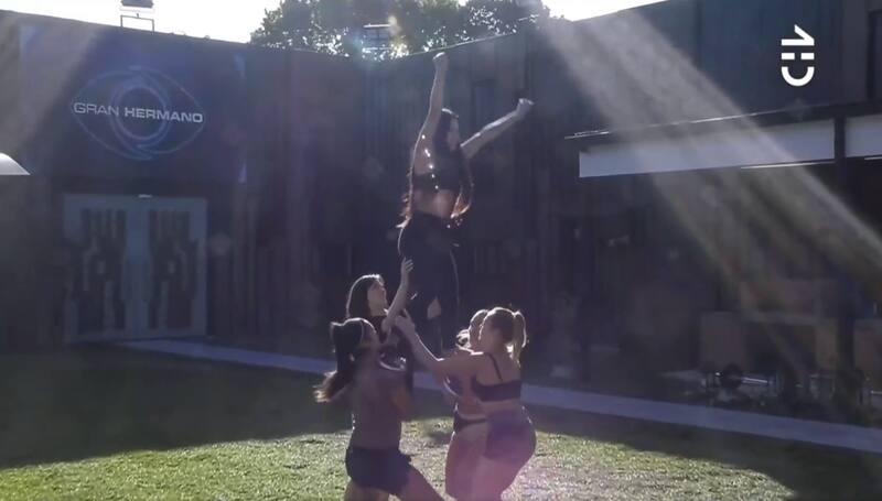 Scarlette Gálvez antes de protagonizar una caída. Foto: CHV.