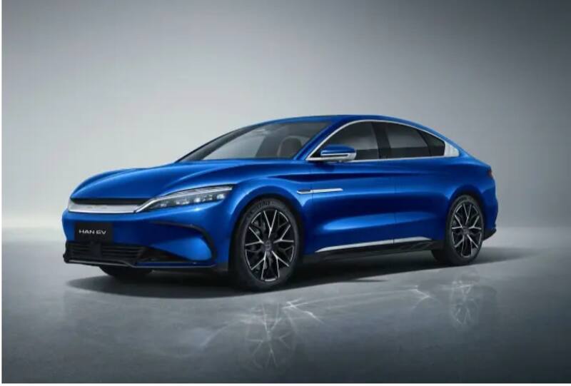 Los autos eléctricos que ofrece una tienda departamental.