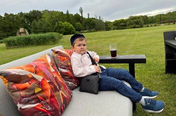 Influencer Hasbulla recibe fuertes críticas tras grabar video maltratando a su gato