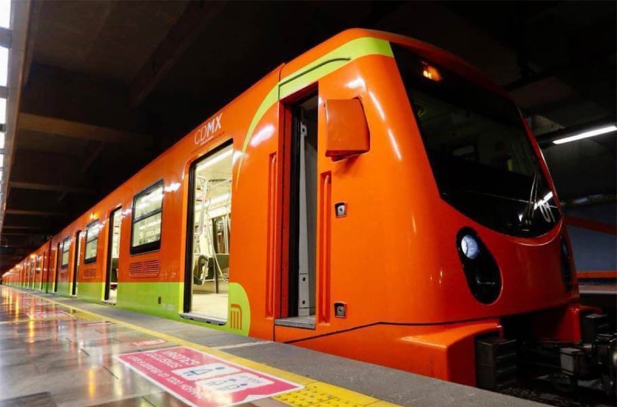 Hombre se arroja a las vías del metro Línea 3