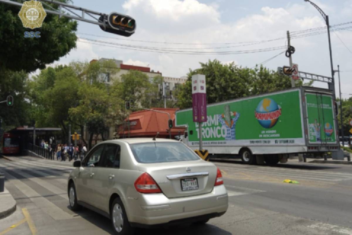 No podrán circular vehículos con terminación de placa 9 y 0, entre las 5:00 y las 22:00 horas.
