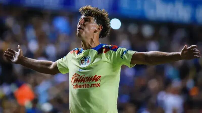 Marcó su primer gol con el América.