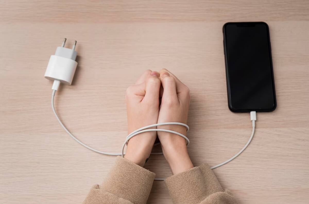 ¿Por qué Apple aconseja no dormir al lado de un iPhone cargando?