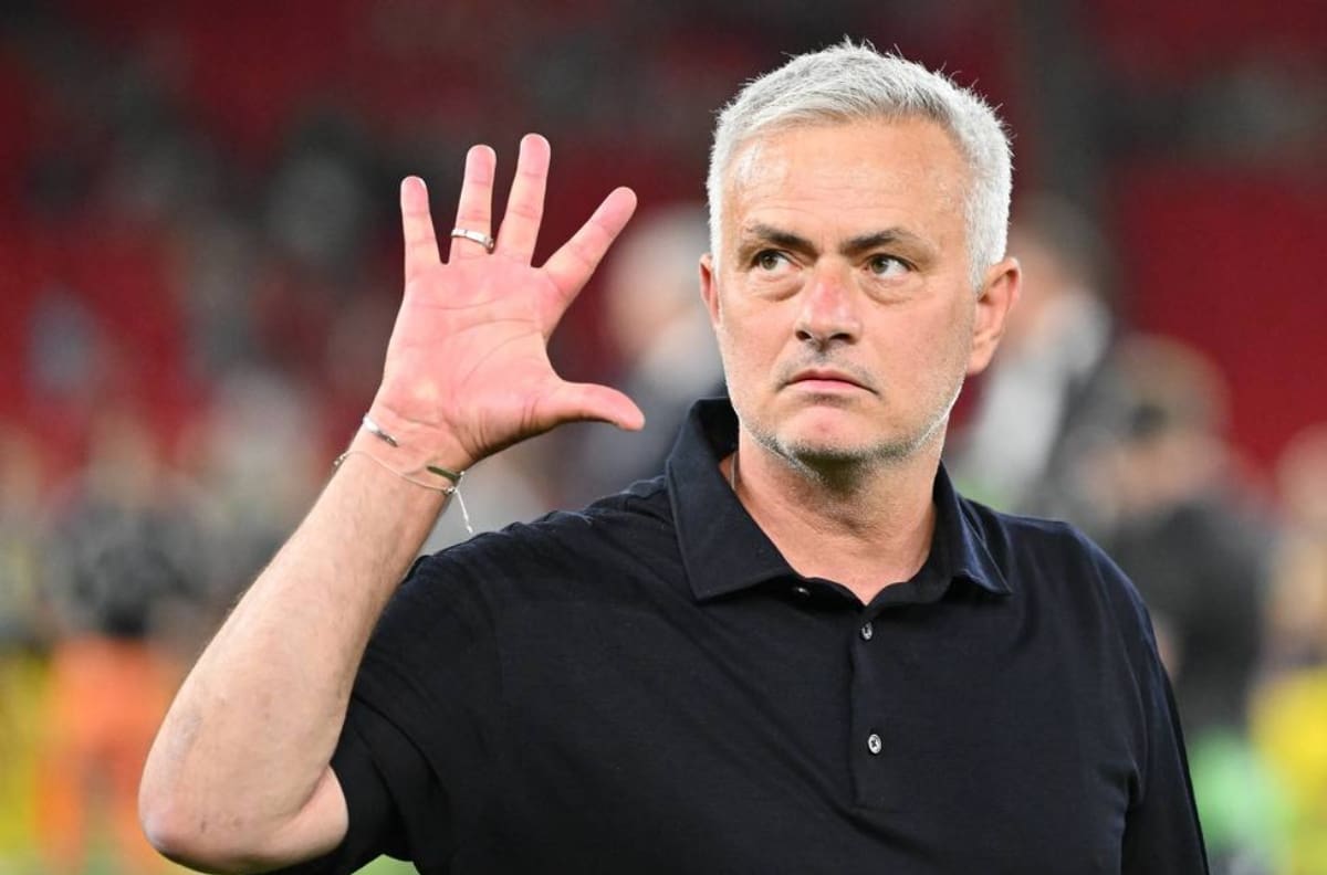José Mourinho recibió millonaria oferta para dirigir en Arabia Saudita