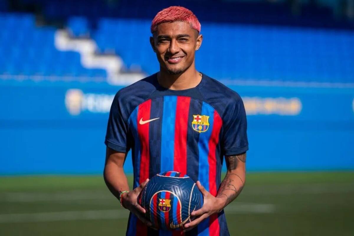 El lateral mexicano se ilusiona con debutar en el FC Barcelona