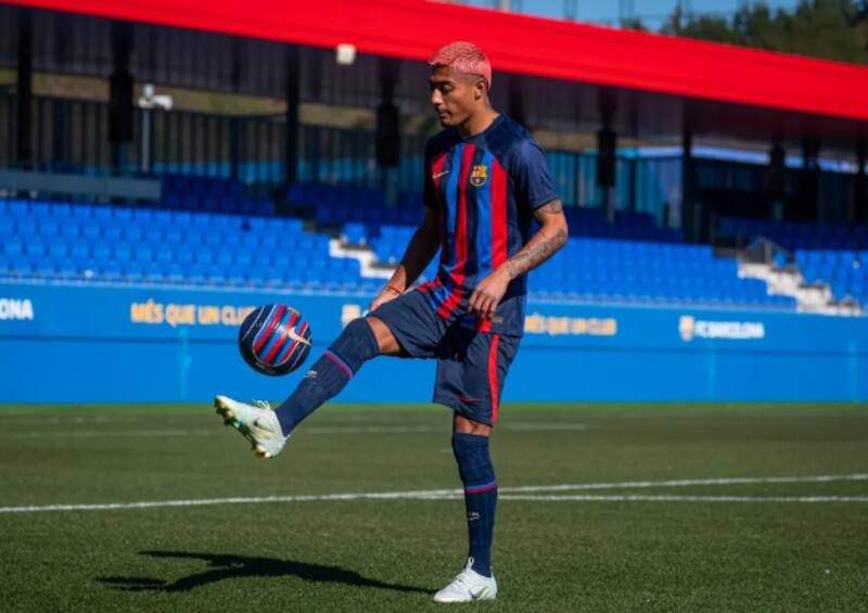 El mexicano fue inscrito en el Barcelona "B" esta temporada