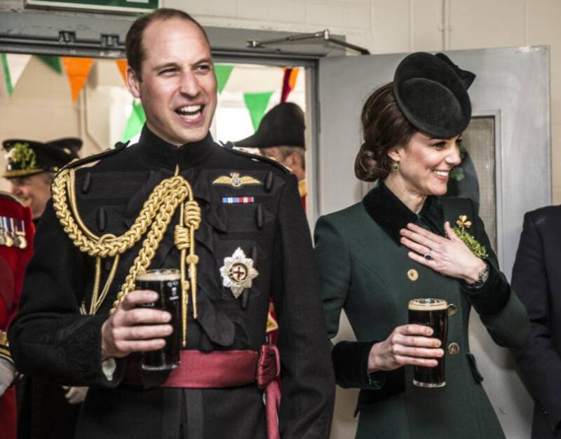 Kate Middleton y su costoso abrigo en el Día de San Patricio - Créditos: TWITTER