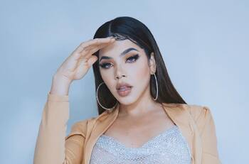 Kenia Os sube video bailando Malas decisiones versión banda en TikTok y se hace viral