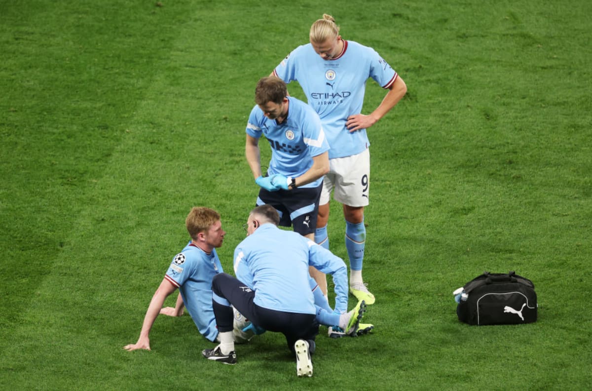 VIDEO | La maldición de Kevin de Bruyne: se va lesionado de la final de la Champions League al igual que en 2021 ante el Chelsea