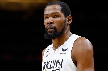 Tras el golpe de Kevin Durant: ¿por qué el mercado de fichajes de la NBA es tan distinto al del fútbol?